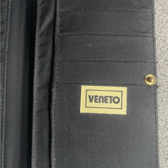 Veneto Black Mesh With Gold Toned Metal Frame Corners - Picture 4 of 9